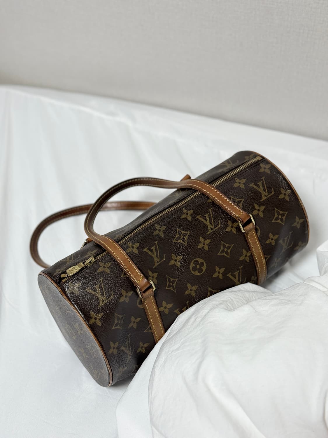 루이비통 빠삐용 원통 토트백 (30) 상품이미지1