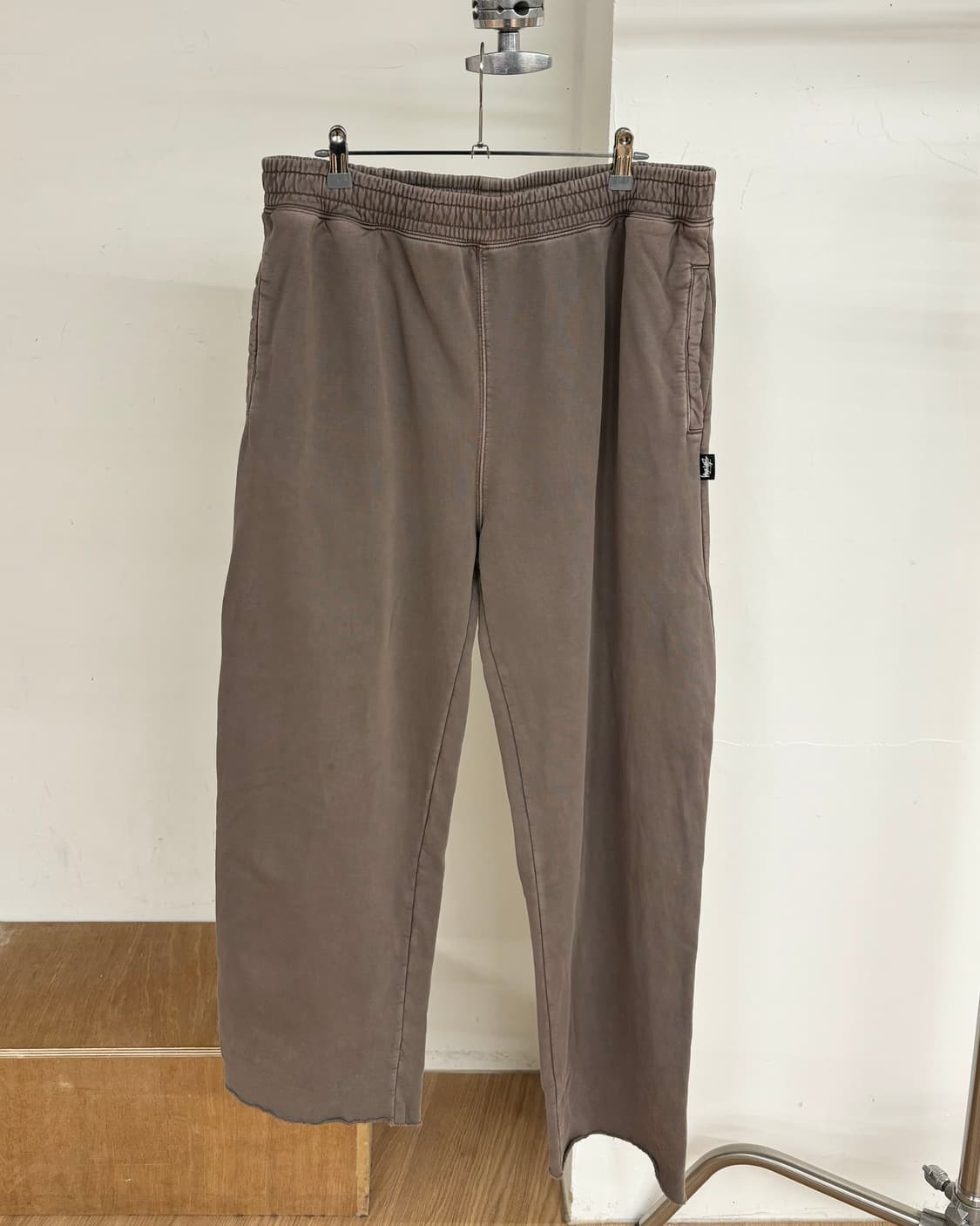 스투시 베이지 스웻팬츠 상품이미지1