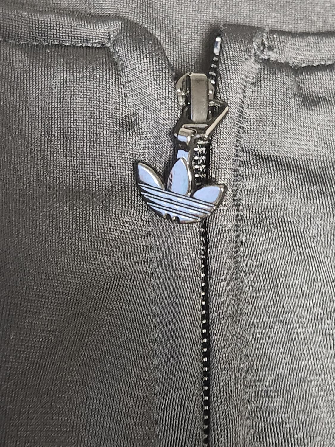 아디다스 제노 트랙탑 팬츠 트레이닝복 세트

여러 중고사이트에도 같이 판 상품이미지4