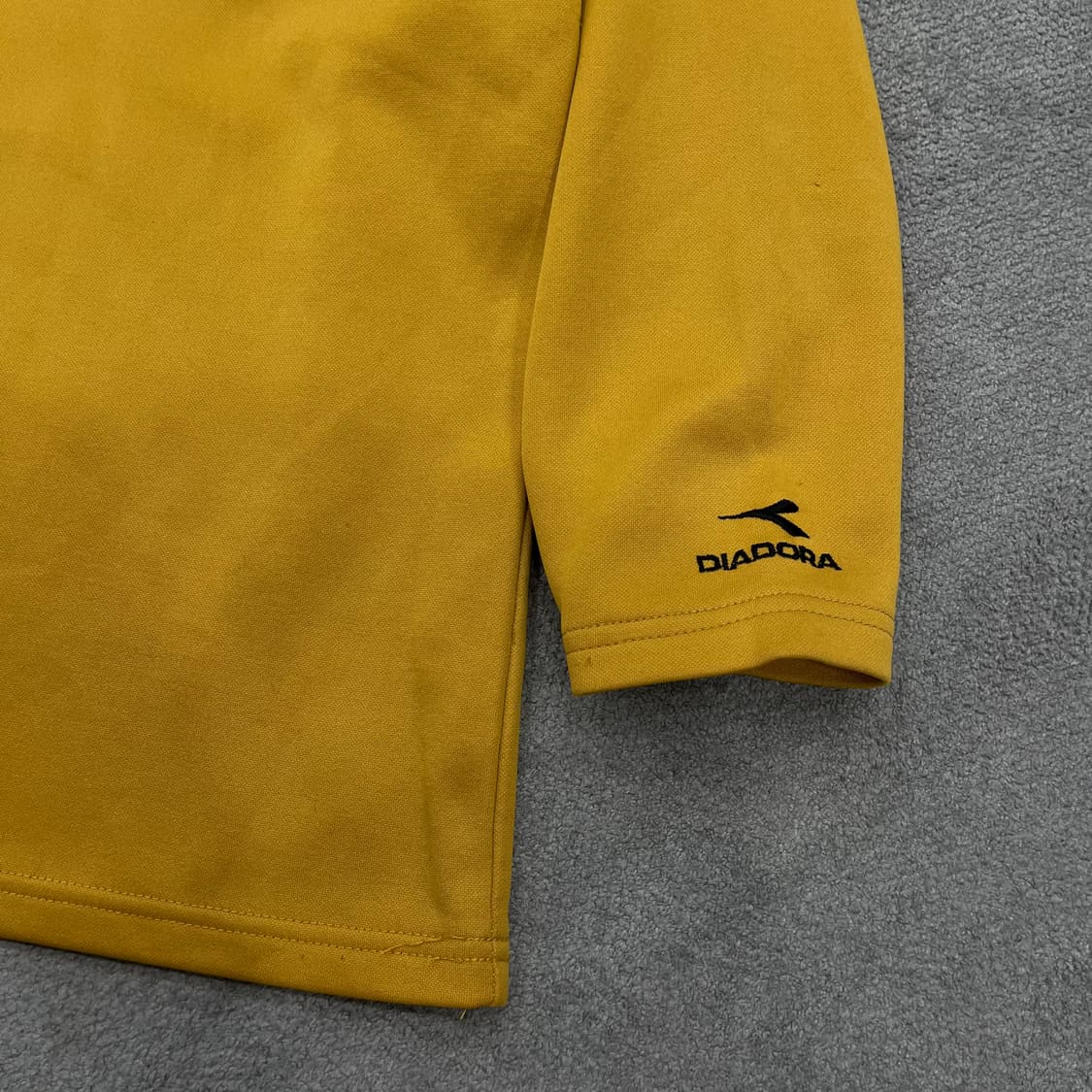 100 디아도라 반집업 티셔츠 상품이미지3