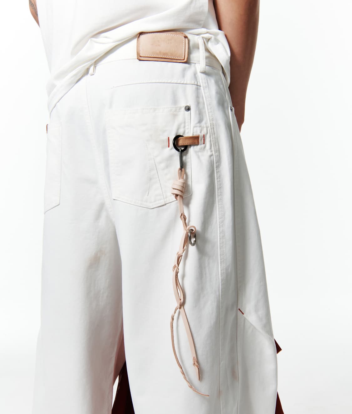 XLIM EP.7 SYNOPSIS 01 TROUSERS WHITE 상품이미지1