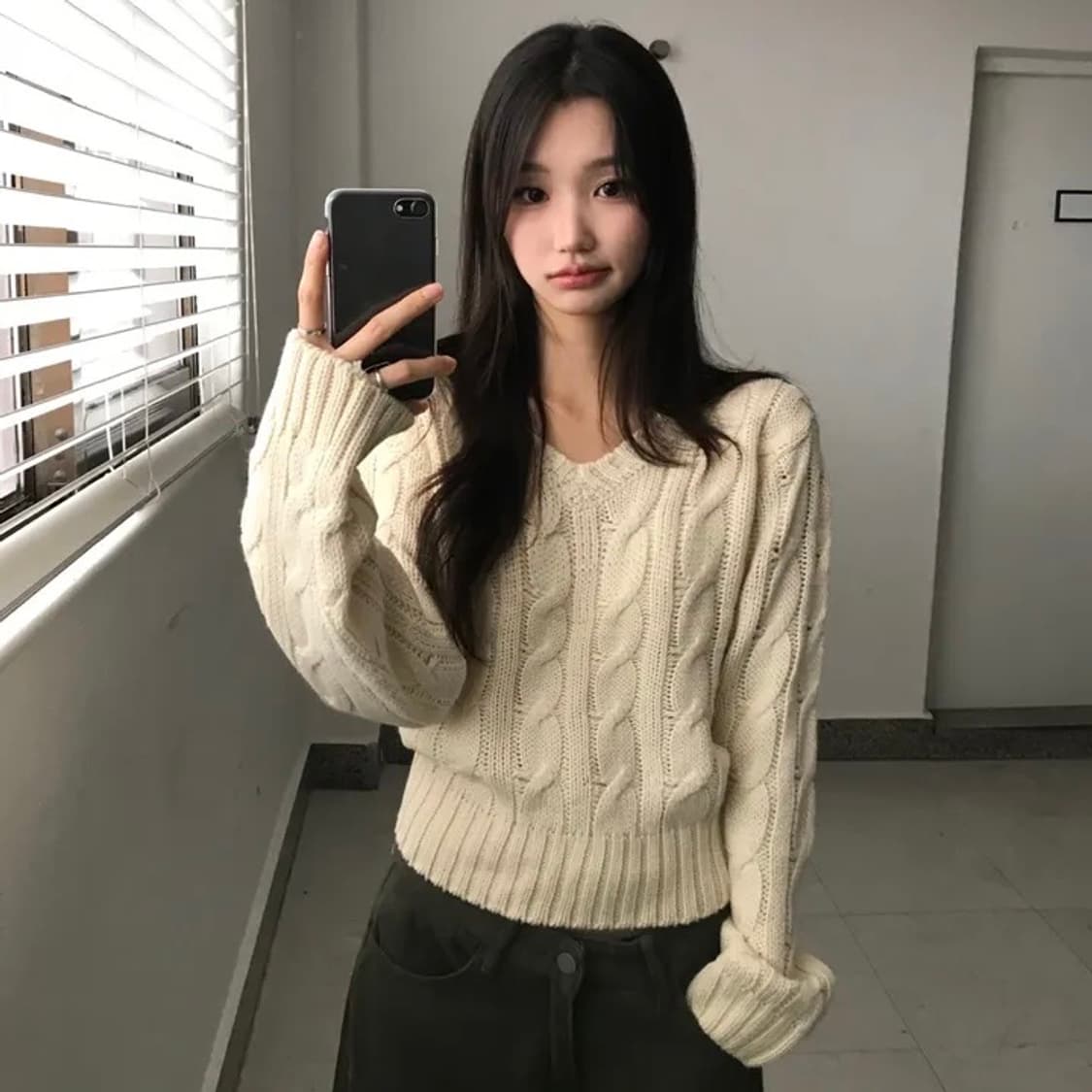 유색 노리 꽈배기 브이넥 오버핏 니트 베이지 상품이미지4
