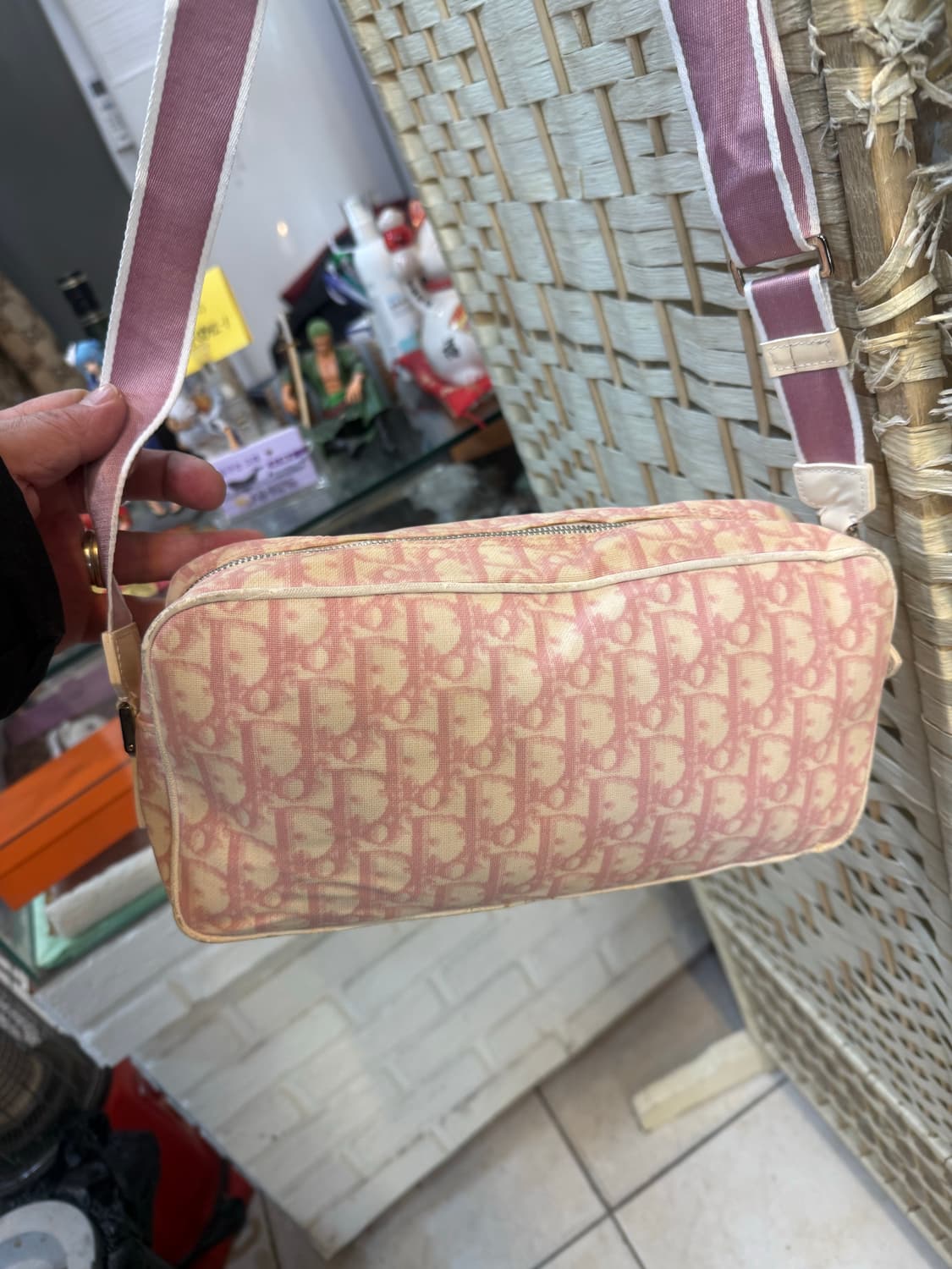 정품 디올 오빌리크 트로터 보스턴 크로스백 팝니다 상품이미지4