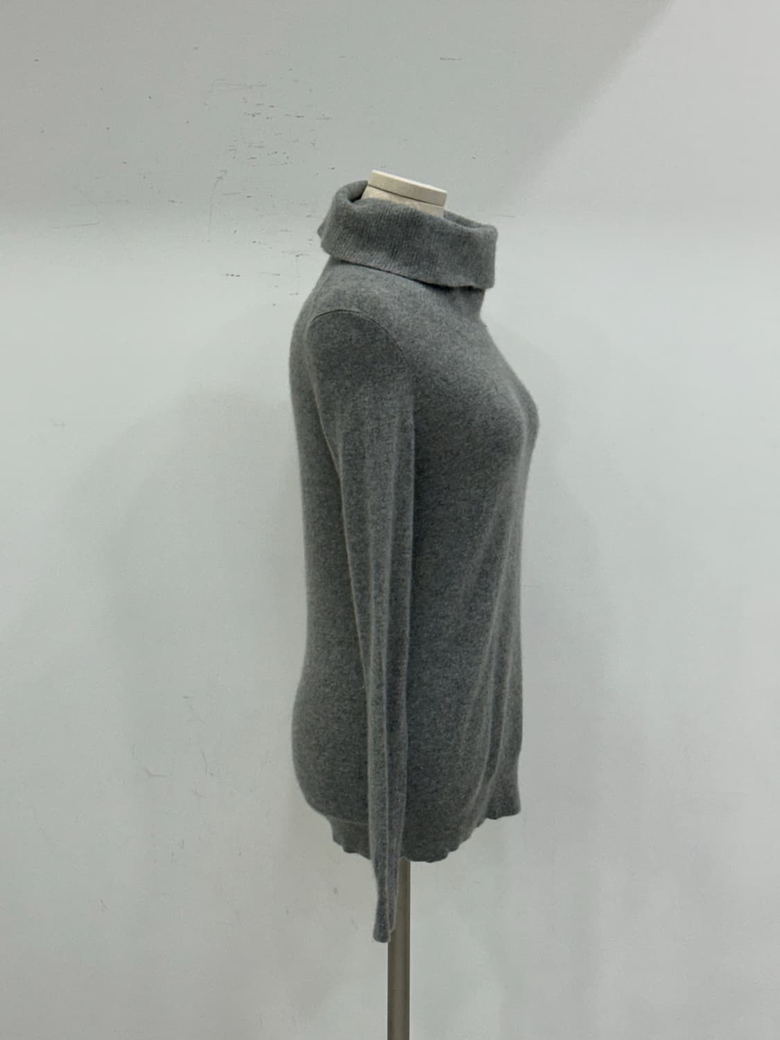 띠어리 여성 캐시미어 니트 상품이미지3