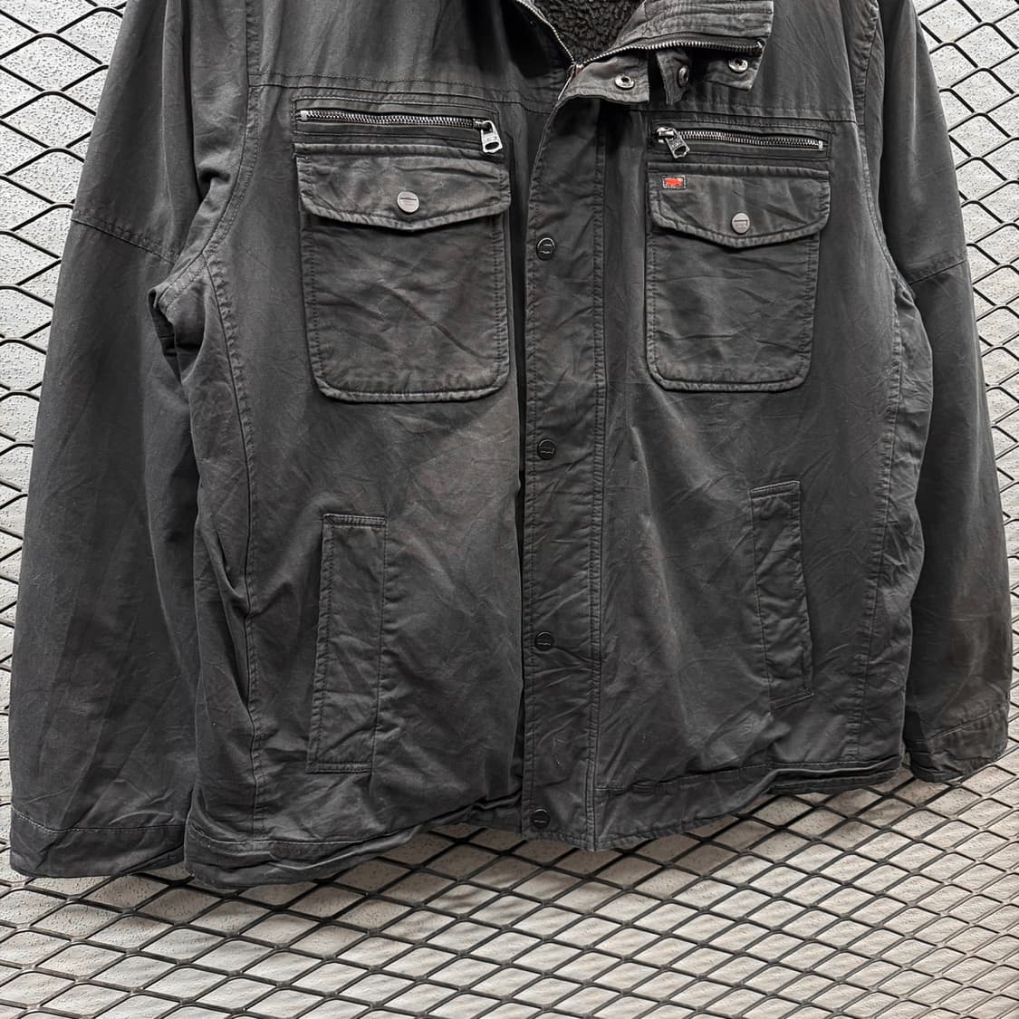 리바이스 필드자켓 4포켓 스냅버튼 양털기모 디테일 카본블랙 상품이미지5
