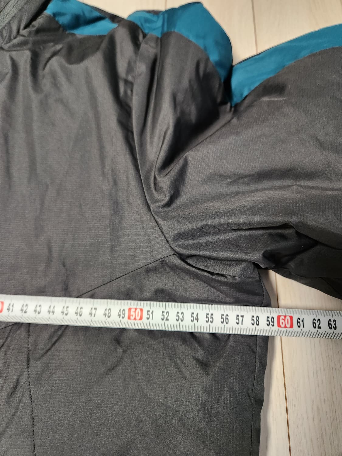 새상품급)나이키 709740-060 AS 미디엄 필드 롱패딩 축구 패딩  상품이미지3