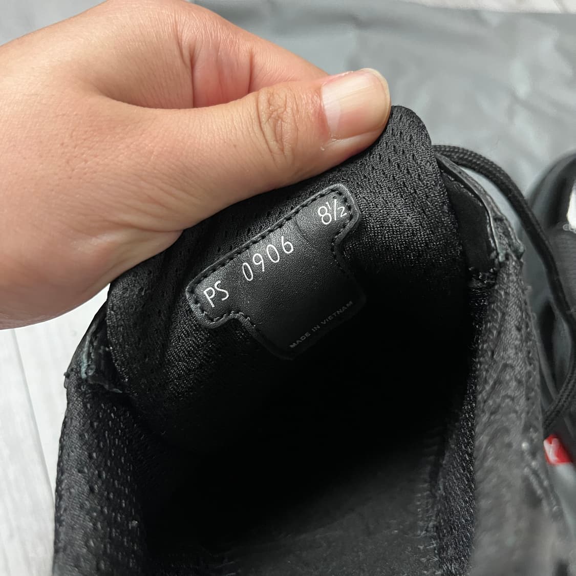 프라다 아메리카컵 블랙(유광) 빈티지 UK8 270 상품이미지8