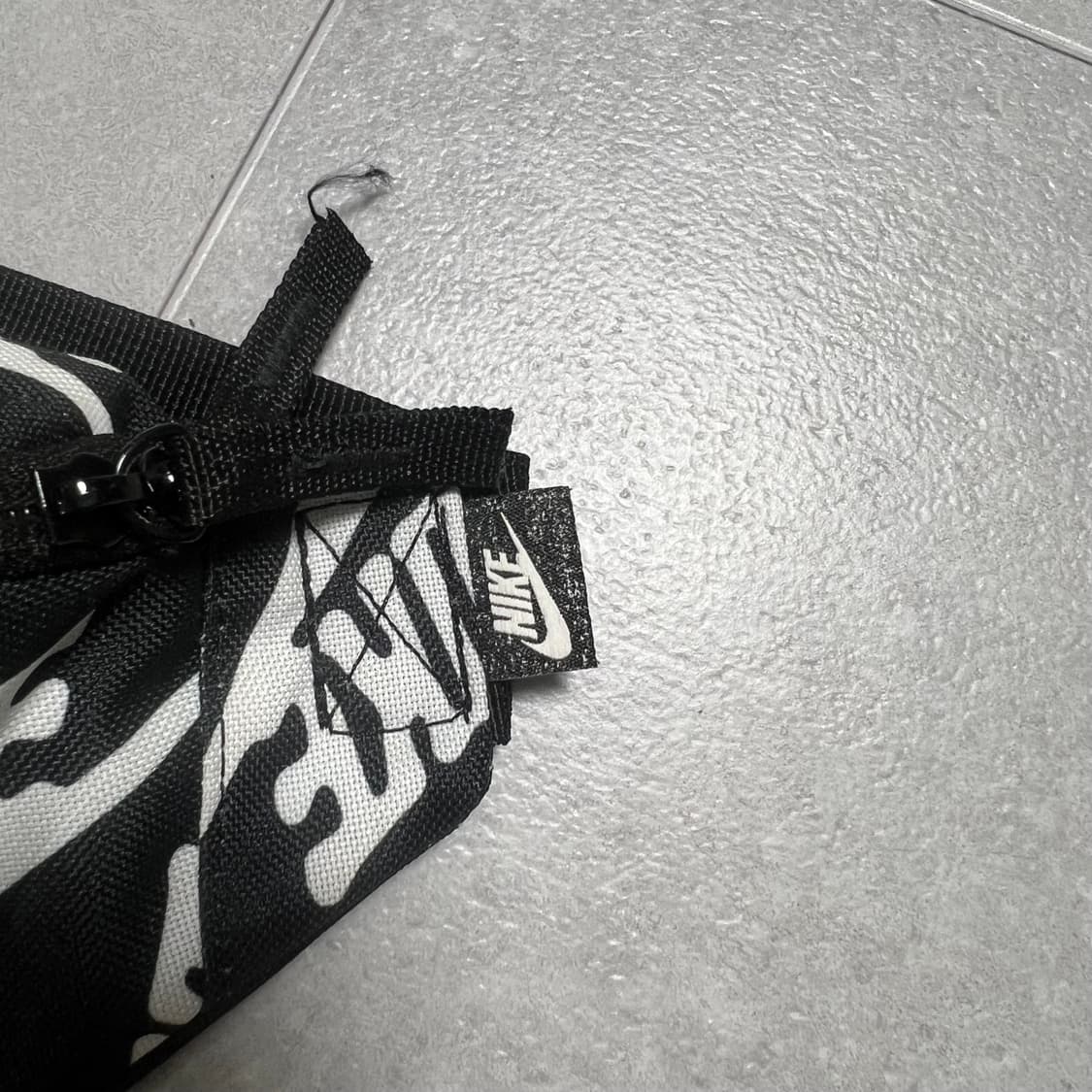 나이키 올오버 헤리티지 스우시 힙색 상품이미지3