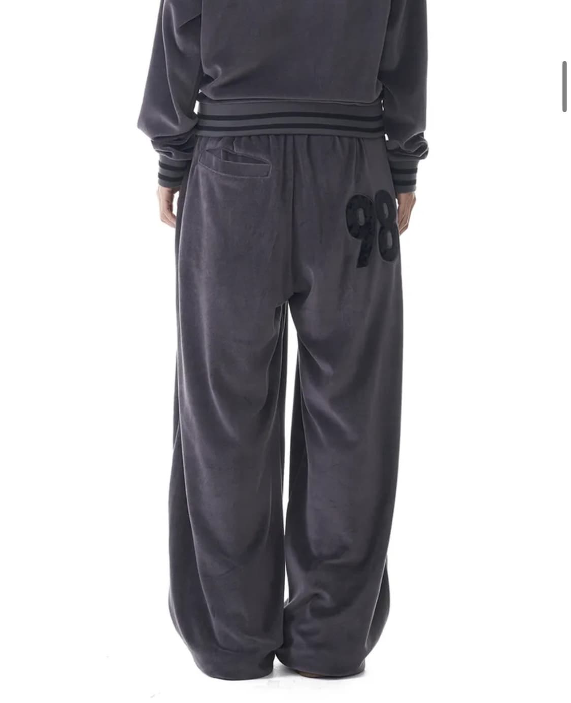 아캄 98 패치 벨벳 집업+팬츠 세트 다크그레이 상품이미지4