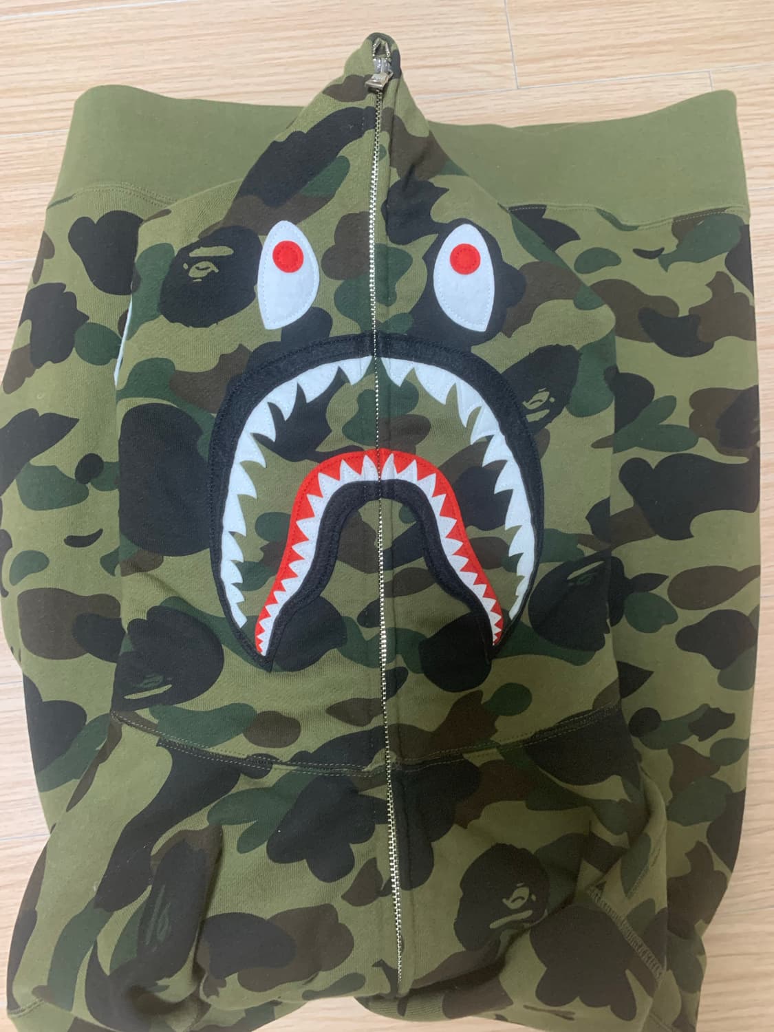 새상품급) 베이프 샤크 후드집업 녹계 카모 상품이미지1