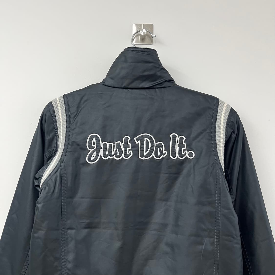 나이키 자수로고 투웨이 크롭 바시티 자켓 상품이미지5