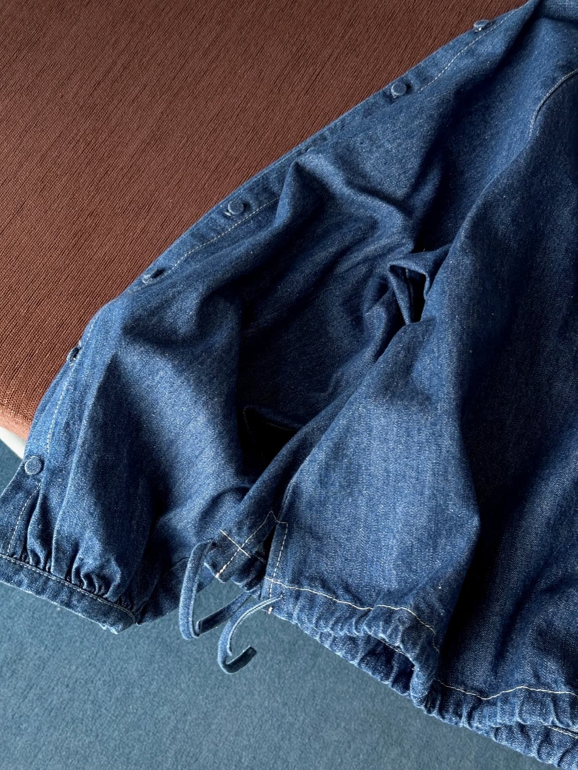 Design button sleeve cropped denim P/O 상품이미지3