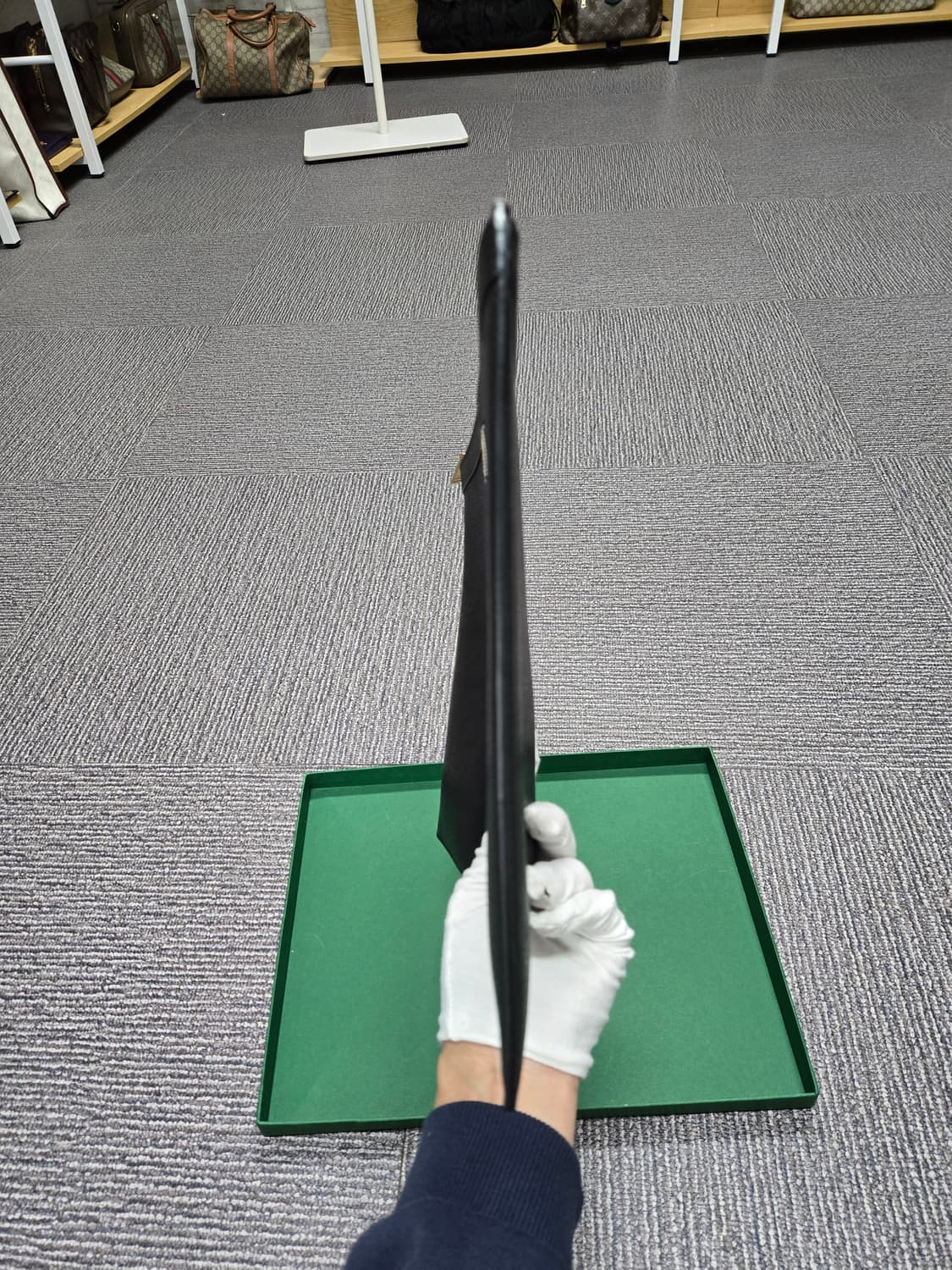 [특가][정품]톰브라운 클러치백 라지 상품이미지4