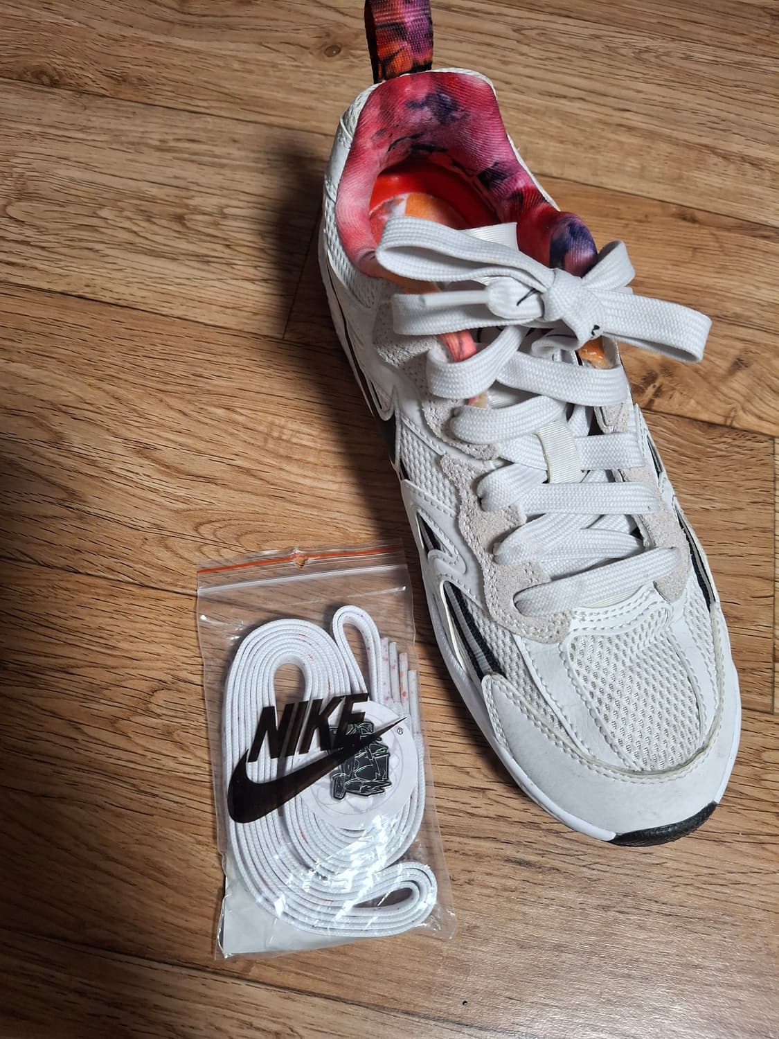 나이키 여성 퓨추라잼트레인 일렉트릭 245 상품이미지4