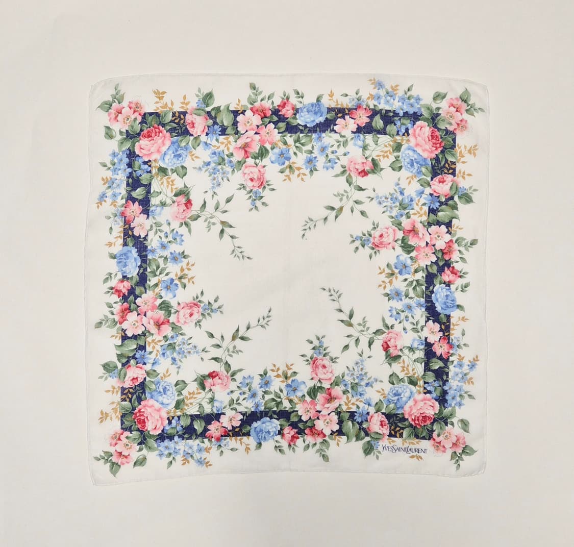 입생로랑 쁘띠 스카프 손수건 머플러  상품이미지1