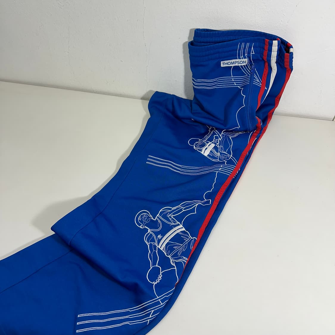105 아디다스 신영국 톰슨 블루 자수 트랙팬츠 상품이미지2