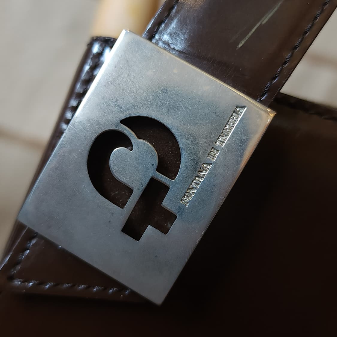 90s 이태리 브라운 페이던트 레더 숄더백 상품이미지4