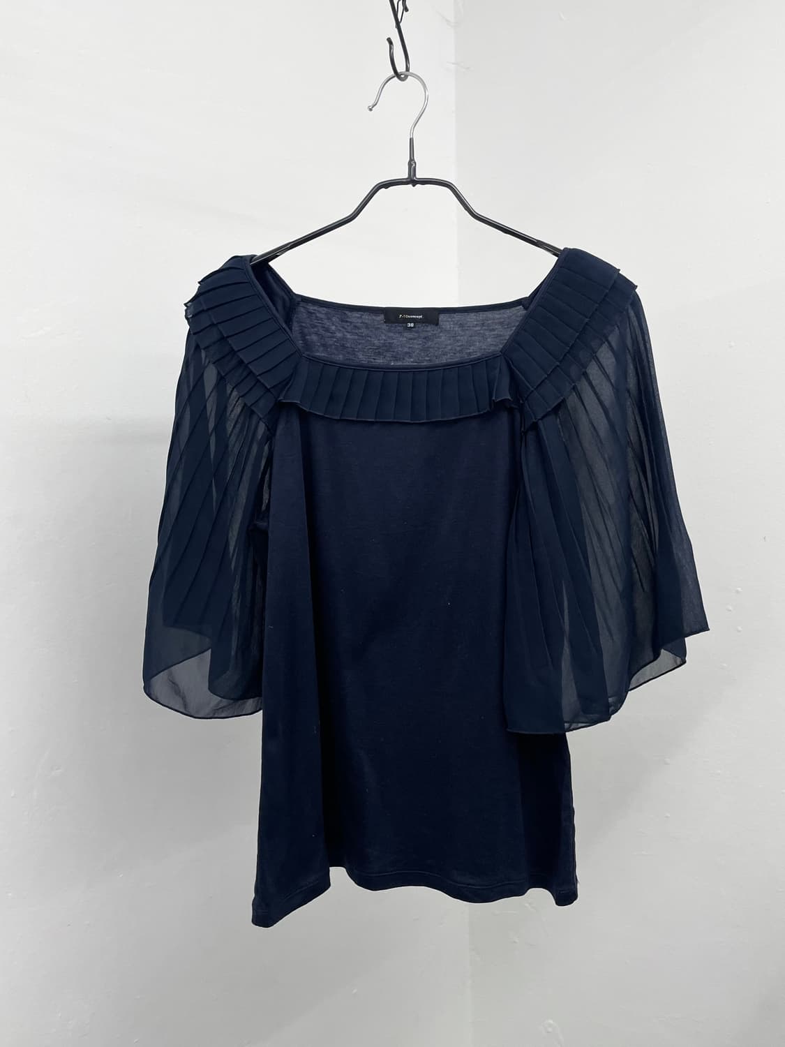 네이비 플리츠 프릴 탑 상품이미지4