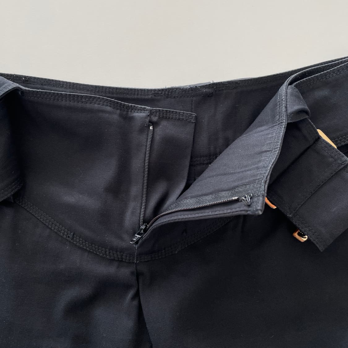 구찌 톰포드 04s 뱀부 버클 블랙 쇼츠 상품이미지5