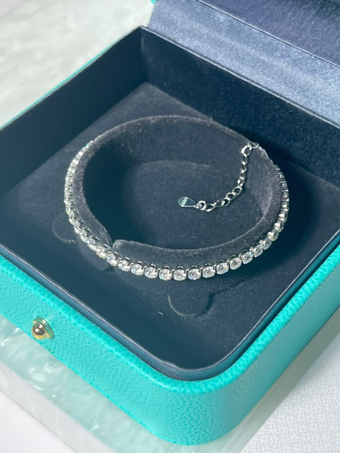 *새상품* 모이사나이트 4프롱 18k 화이트골드 테니스 은팔찌 상품이미지2