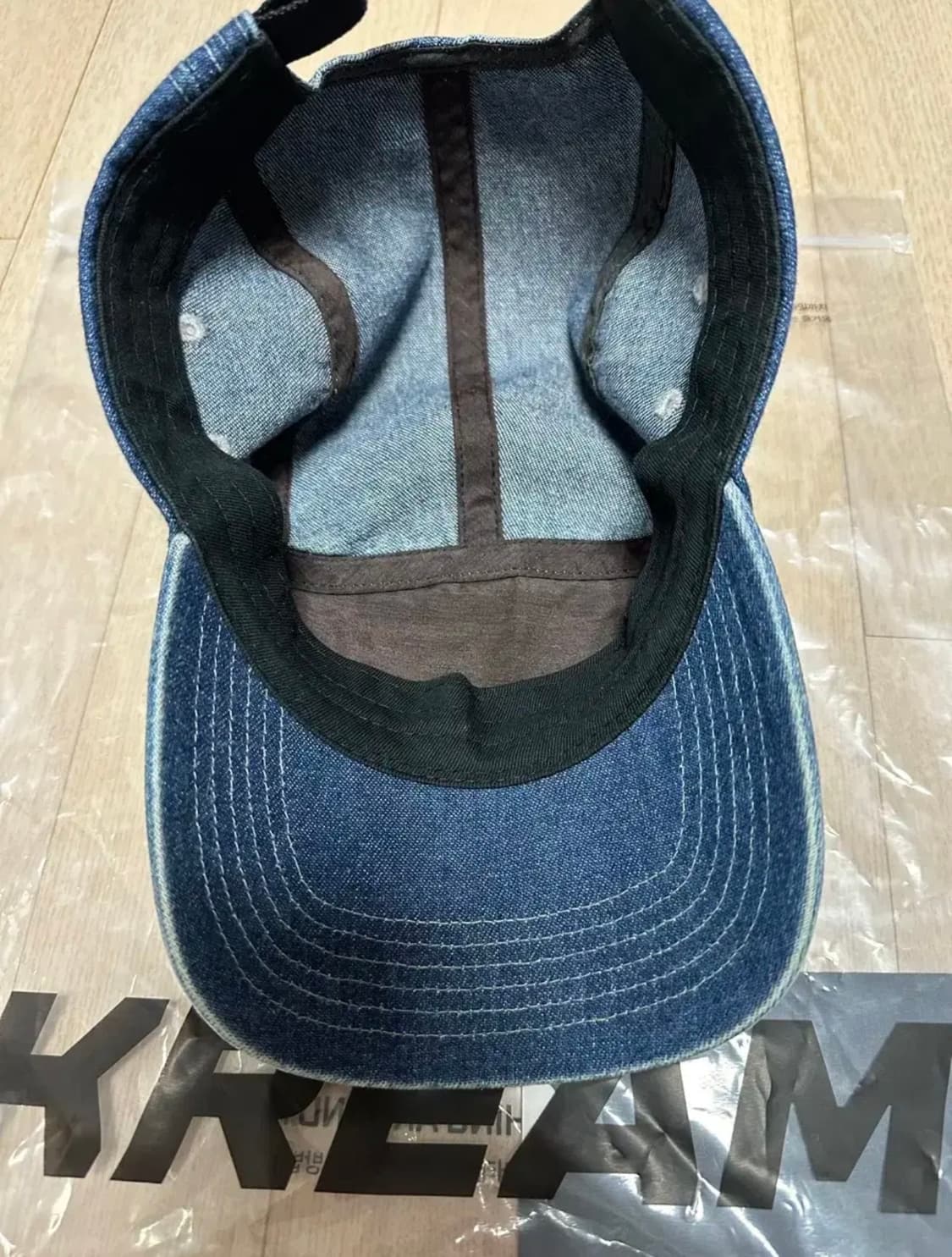 슈프림 엠보스 데님 캠프캡 블루 - 20SS 상품이미지3