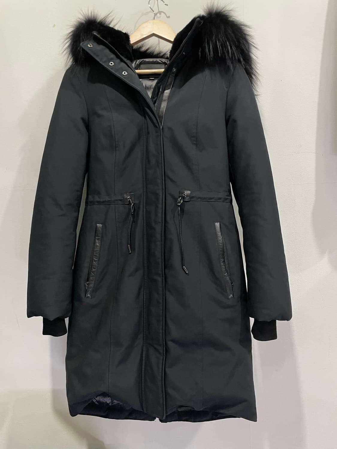 맥케이지 여성 여우털 패딩 XS 블랙 매장판 상품이미지1