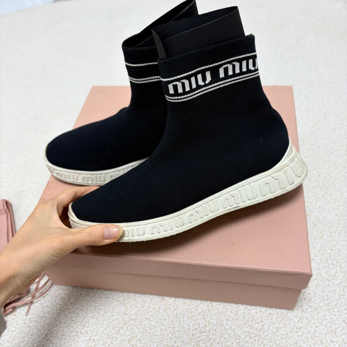 미우미우 니트 삭스 하이탑 스니커즈 상품이미지2