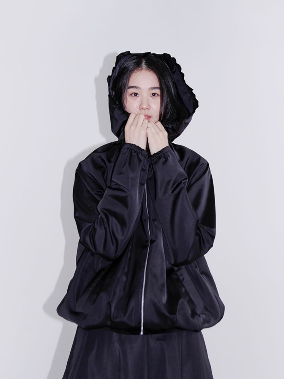 eunoia 유노이아 윈드 프릴 후드 자켓 블랙 상품이미지1