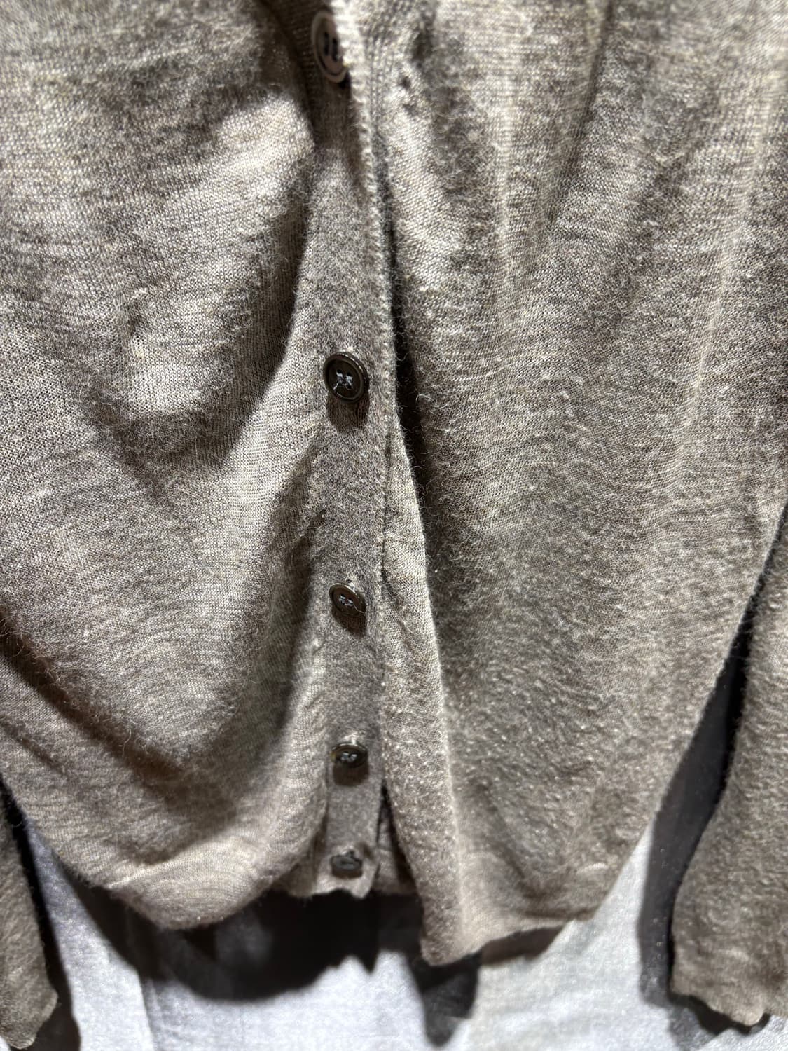 S A.P.C 아페쎄 버튼 그레이 가디건 상품이미지4