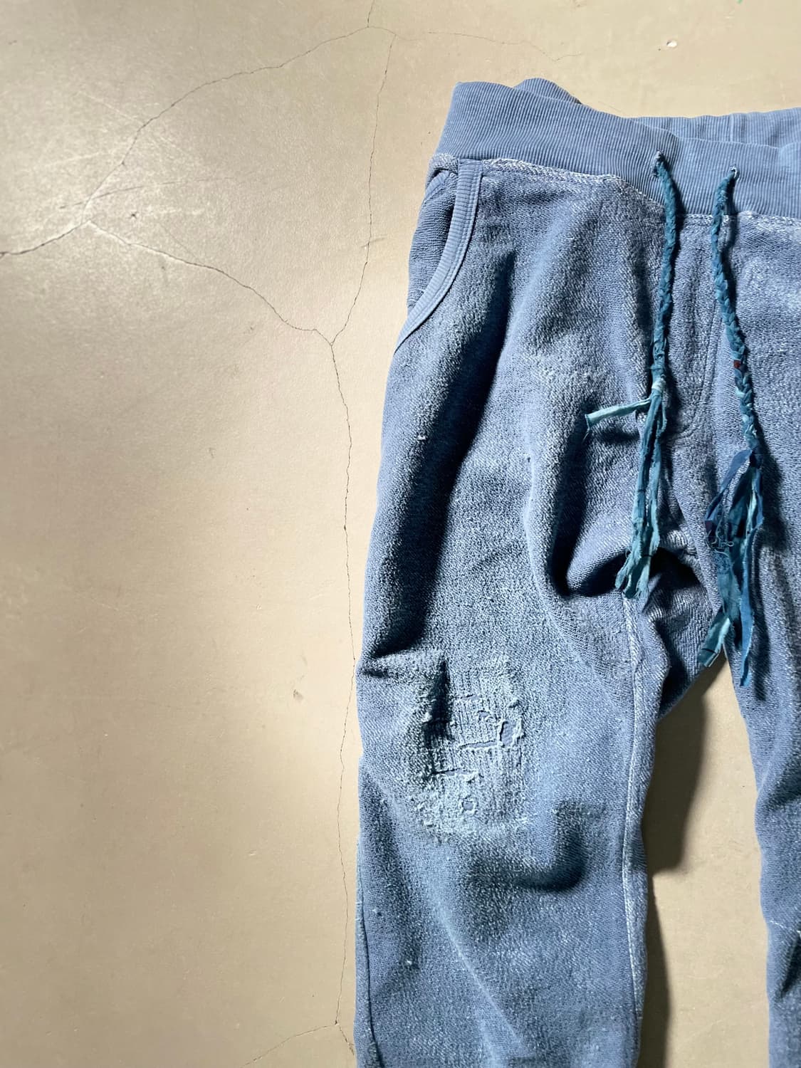 KZ Atelier Distressed Sweat Pants 상품이미지2