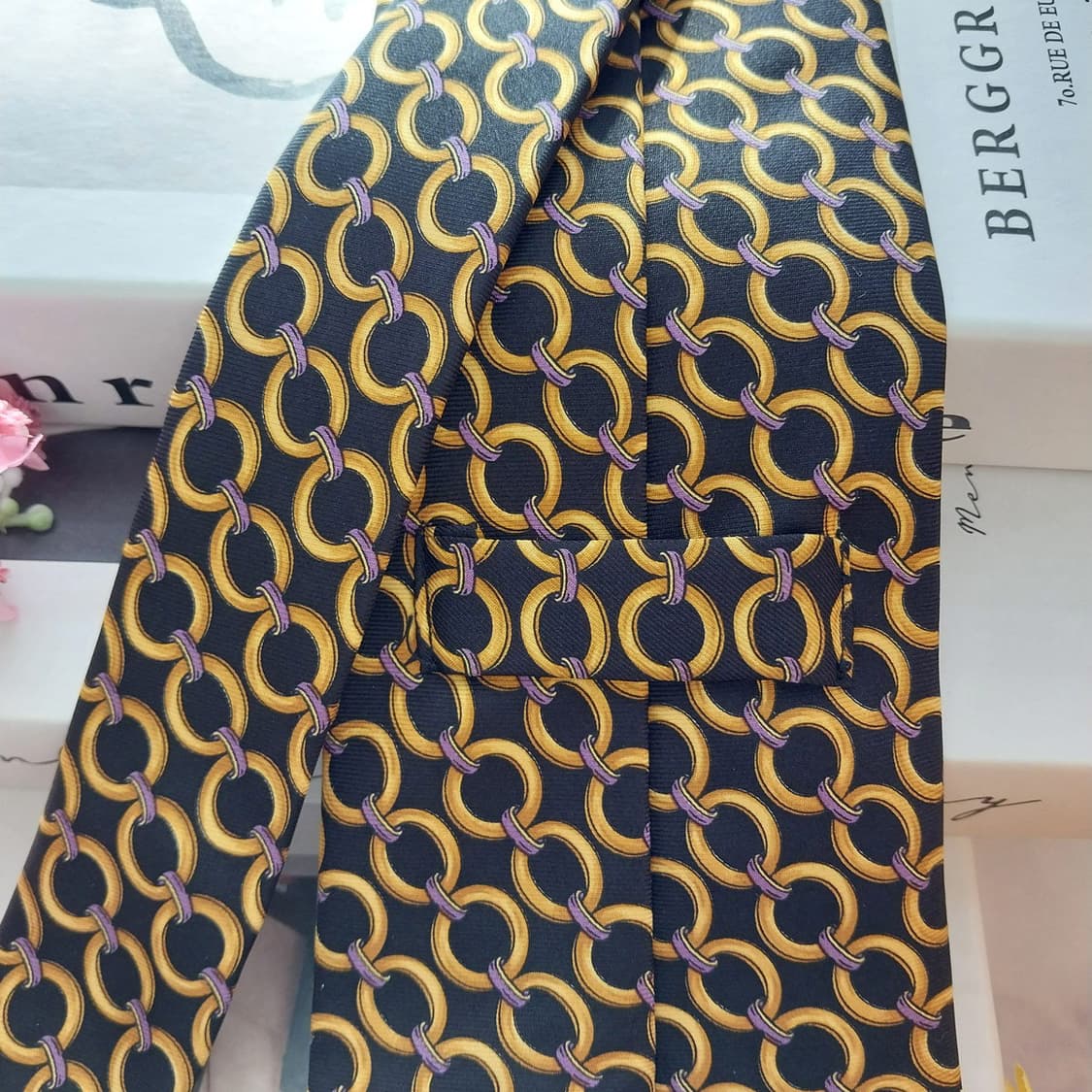 버버리 실크 골드&블랙 패턴 넥타이 9.7cm A+등급 K1391
 상품이미지7