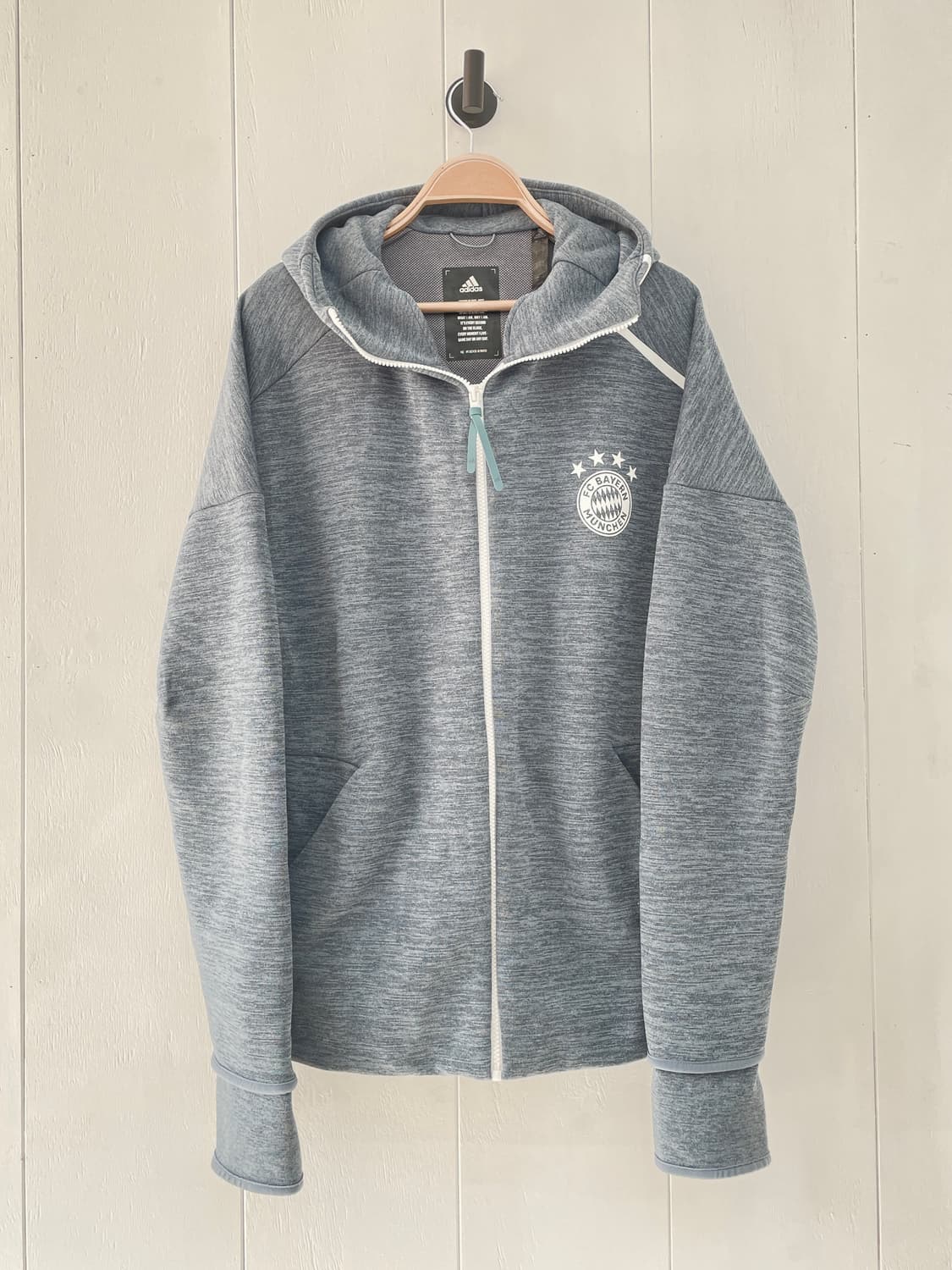 아디다스(adidas) FC 바이에른 뮌헨 앤섬 후드 자켓 상품이미지2