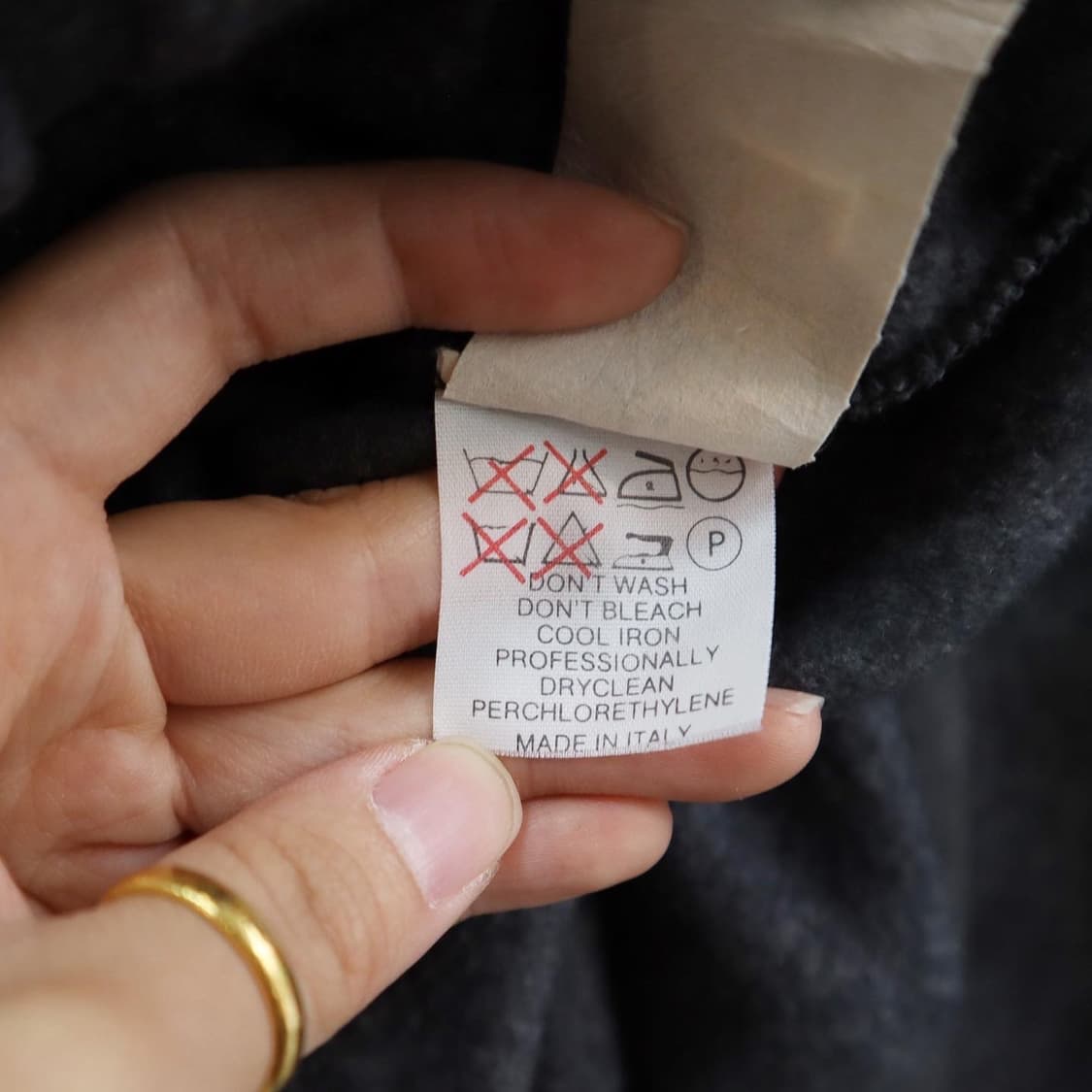 펜디 스펠아웃 차콜 맨투맨 상품이미지8