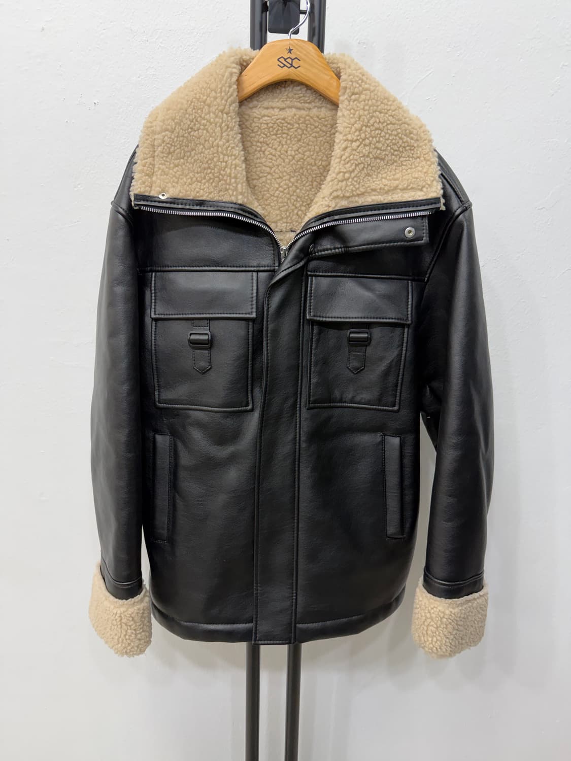 정품) 스페로네 남성 블랙 무스탕 가죽 자켓 XL 상품이미지1