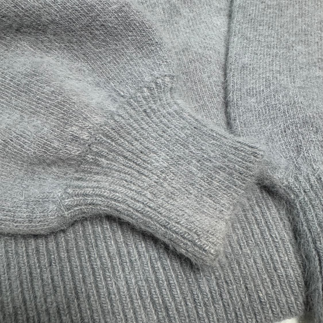 그레이 앙고라 긴팔 니트 스웨터 거의 새것 상품이미지4
