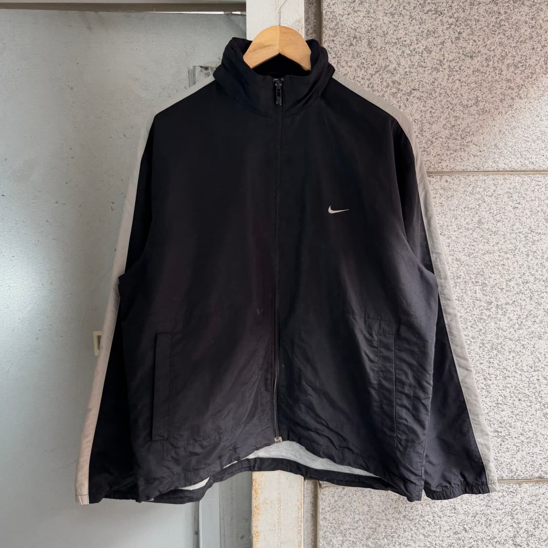 나이키 스우시 로고 라인 바람막이 상품이미지2