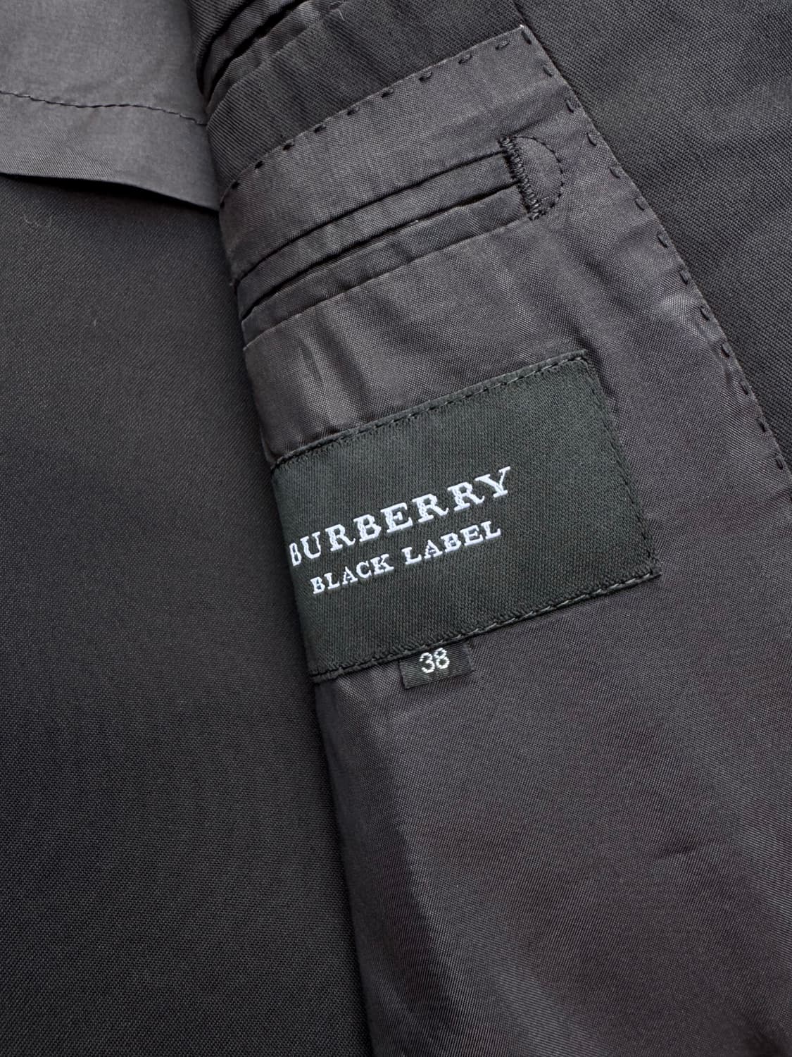 버버리 블랙라벨 3버튼 블랙 자켓 상품이미지5