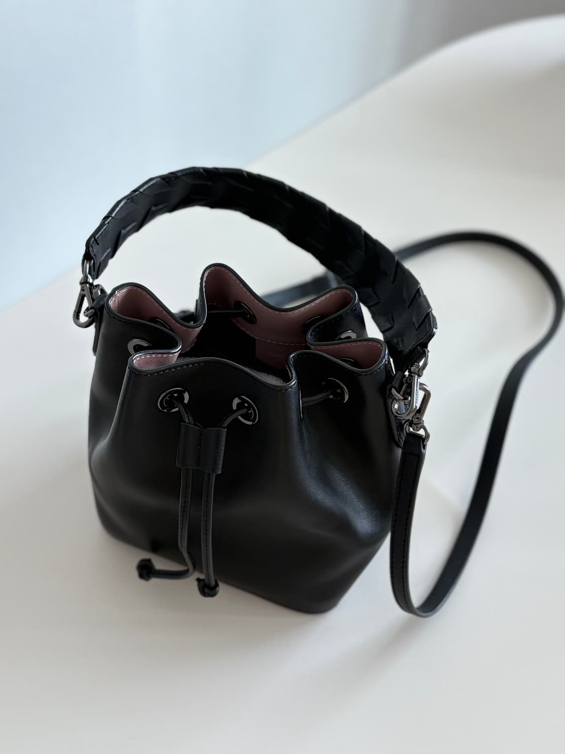 로사케이 소가죽 크로스 복주머니 백 상품이미지1