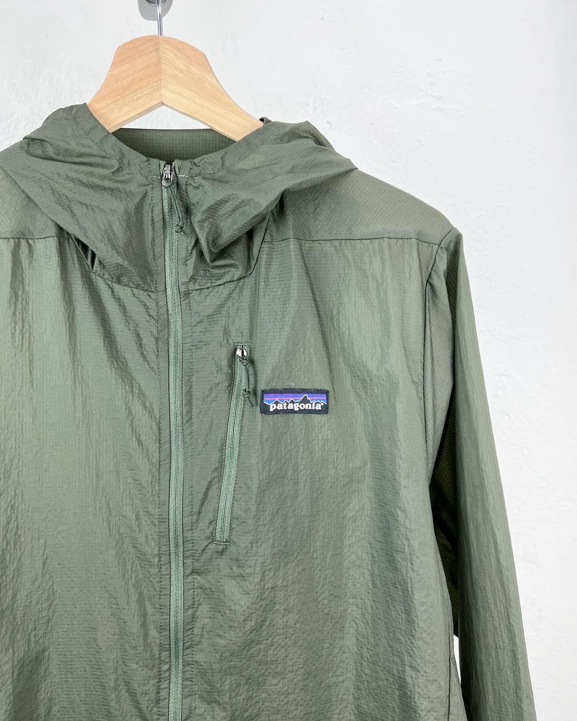 파타고니아 다크그린 로고 라이트 나일론 집업  상품이미지2