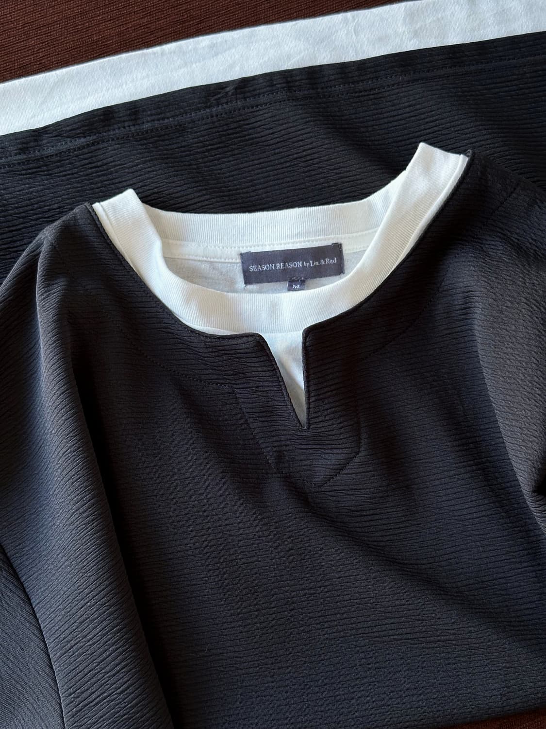Fake layered neck H/S top 상품이미지2