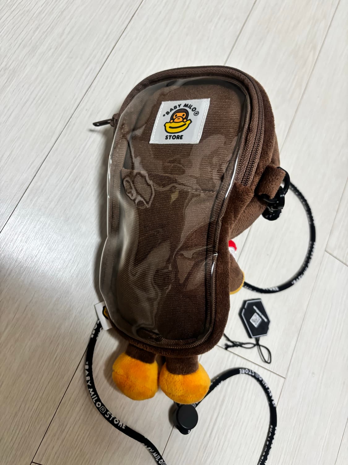 베이프 베이비 마일로 플러시 모바일 백 브라운 상품이미지4