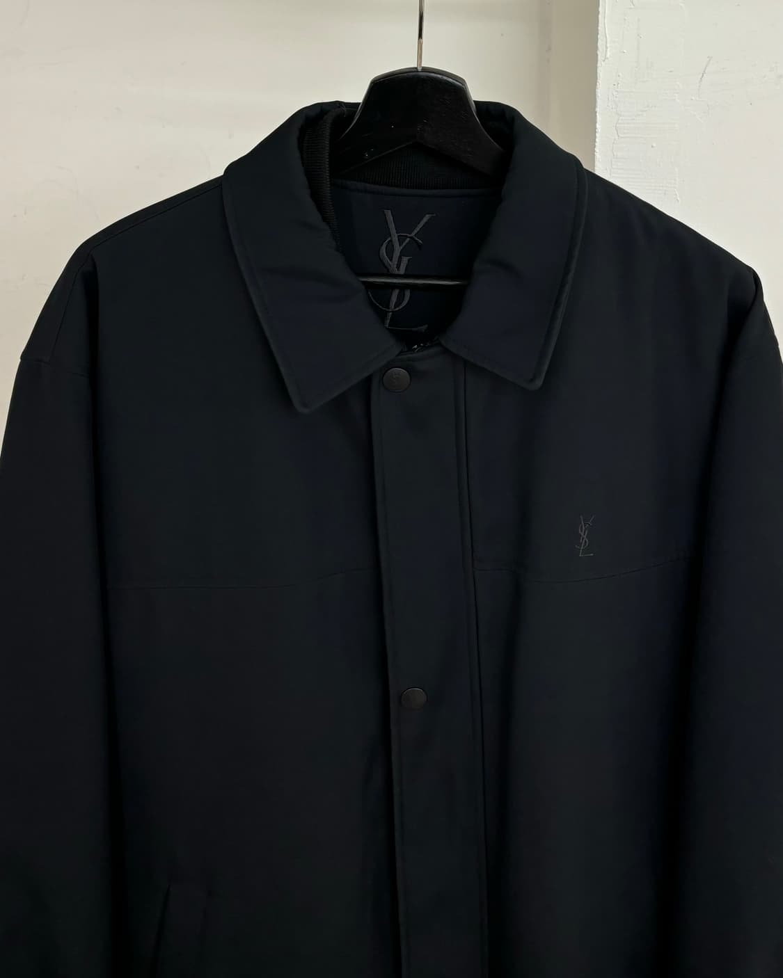 이브 생 로랑 폴리 블랙 미니멀 자켓 상품이미지2