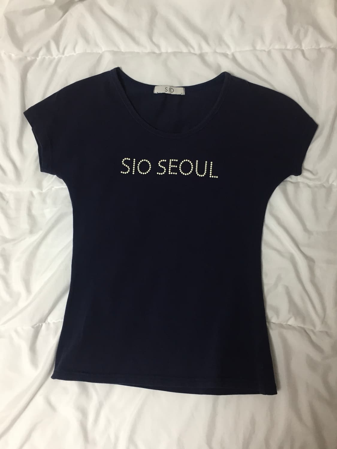 시오 서울 펄 숏 슬리브 탑 반팔 네이비 상품이미지4