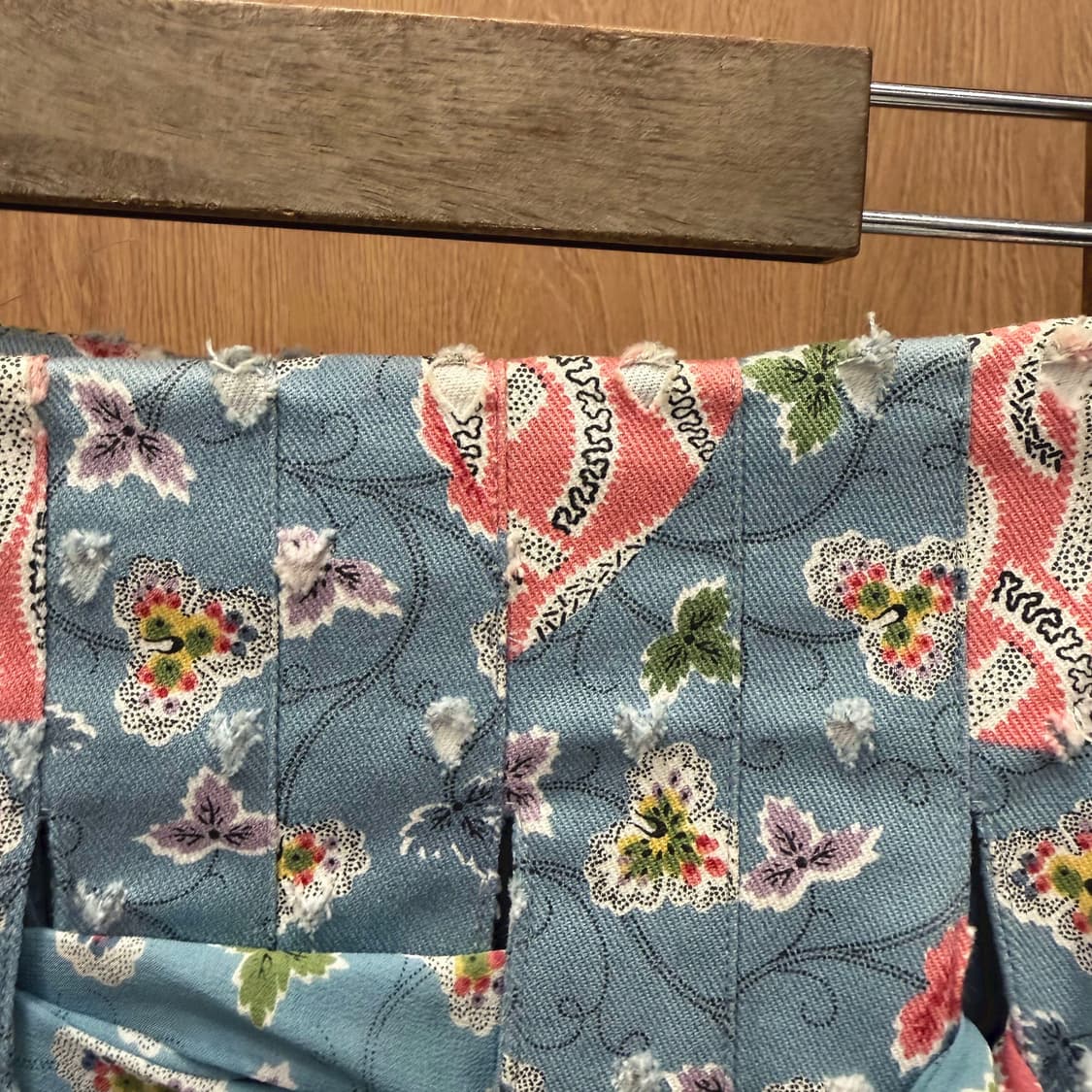 크리스찬 디올 미디 플리츠 스커트 플로럴 프린팅 스트랩 타이 디테일 블루 상품이미지7