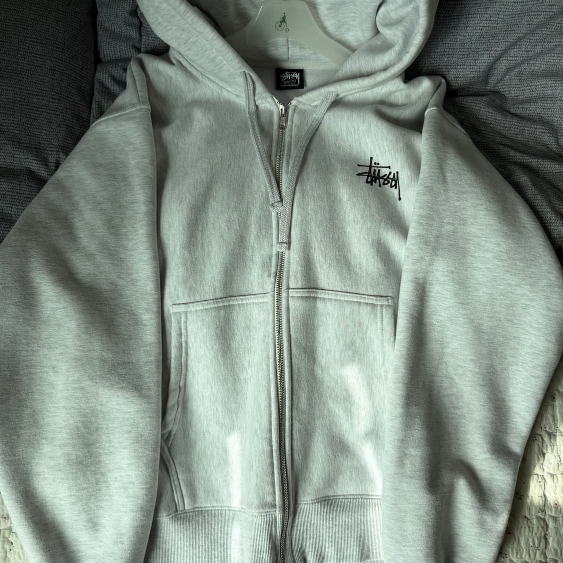 스투시 기본 로고 풀집업 후드티 상품이미지1