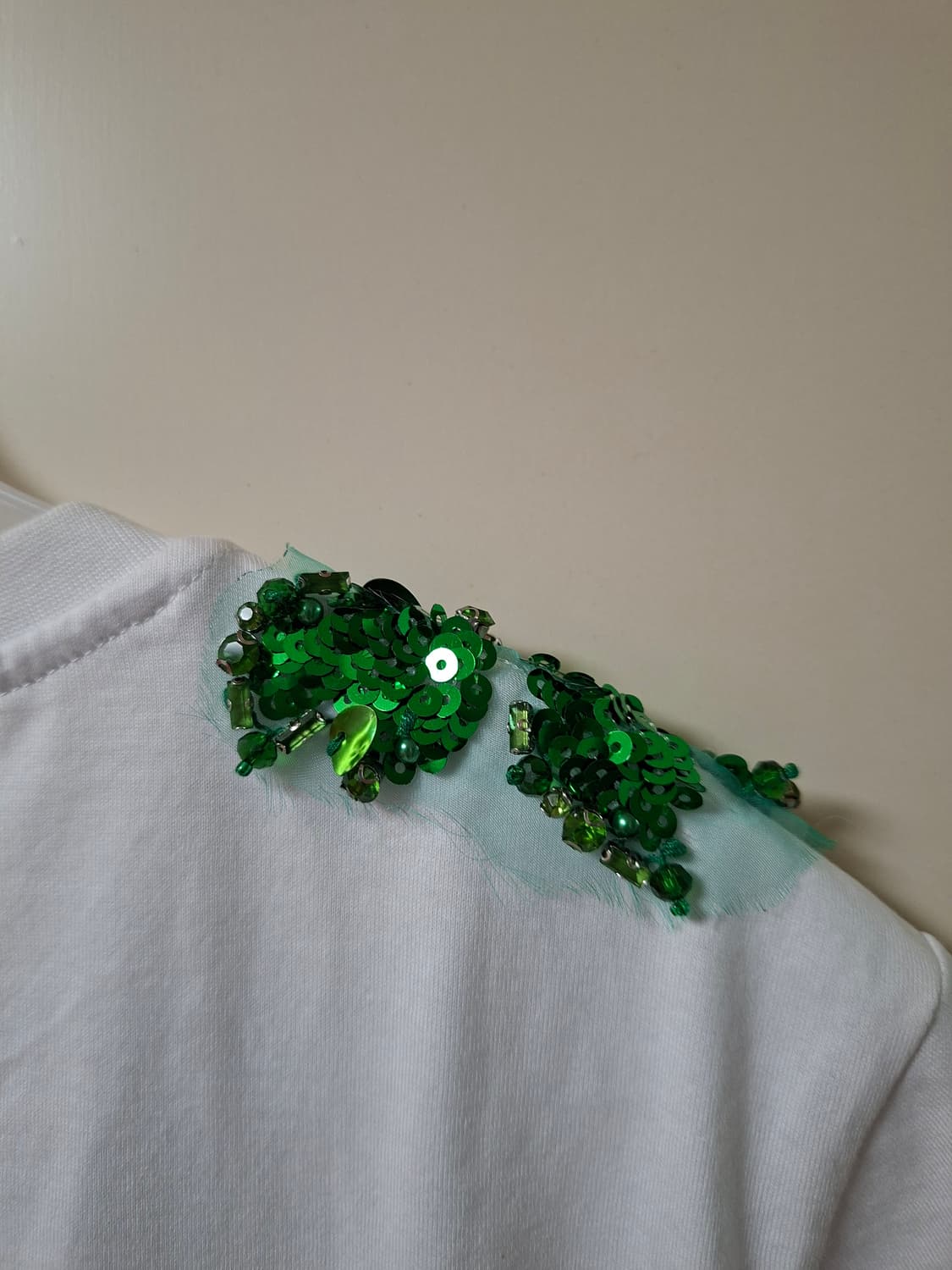 여성] 미우미우 정품 그린 스팽글 반팔 티셔츠 S 상품이미지5