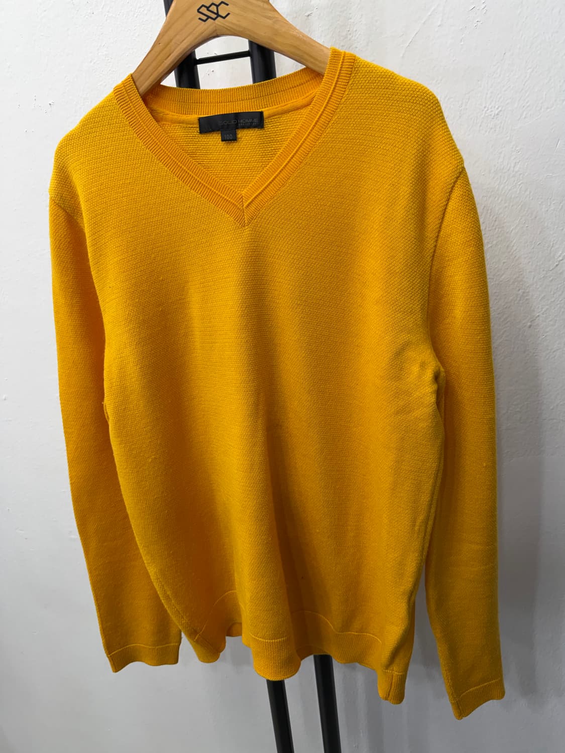 정품) 솔리드옴므 옐로우 브이넥 니트 48(100) 상품이미지3