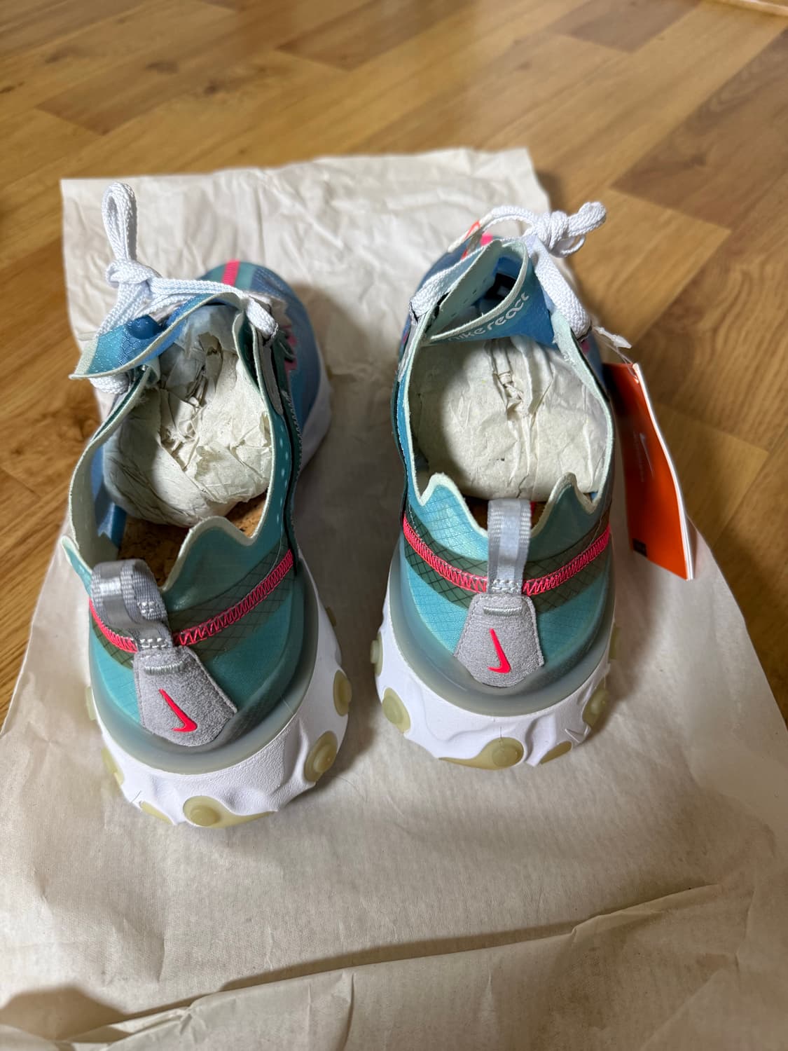 나이키 리액트 엘리먼트 87 로얄틴트 상품이미지3