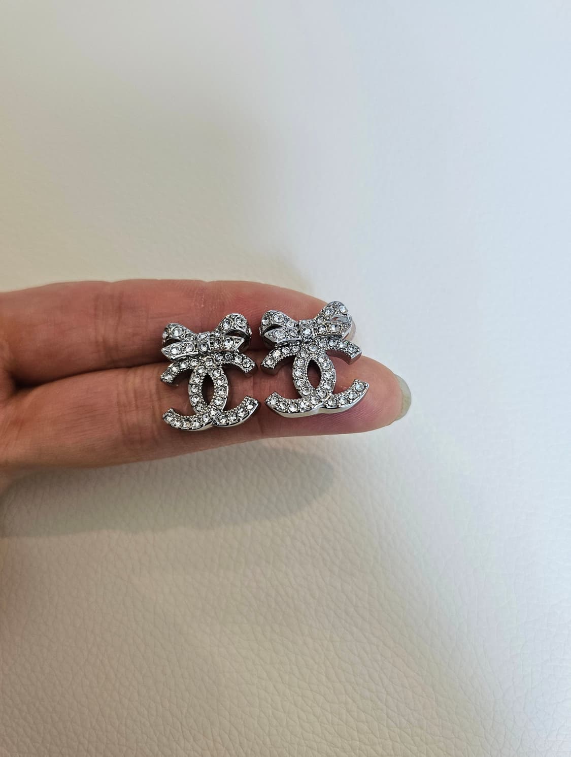 샤넬 리본 보석CC 귀걸이 실버 업사이클링 상품이미지3