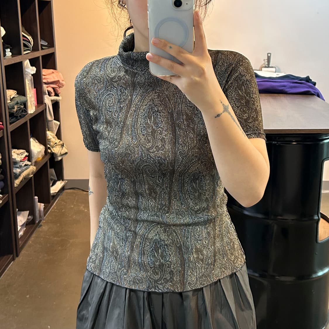 페이즐리 패턴 플리츠 탑 상품이미지4